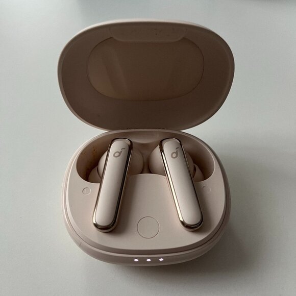 soundcore by Anker Life P3 Noise Cancelling Earbuds - Picture 4 of 5